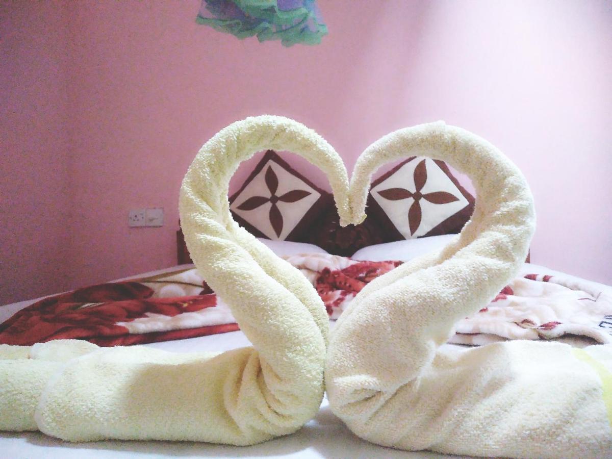 Ella Summer Lesser Luaran gambar